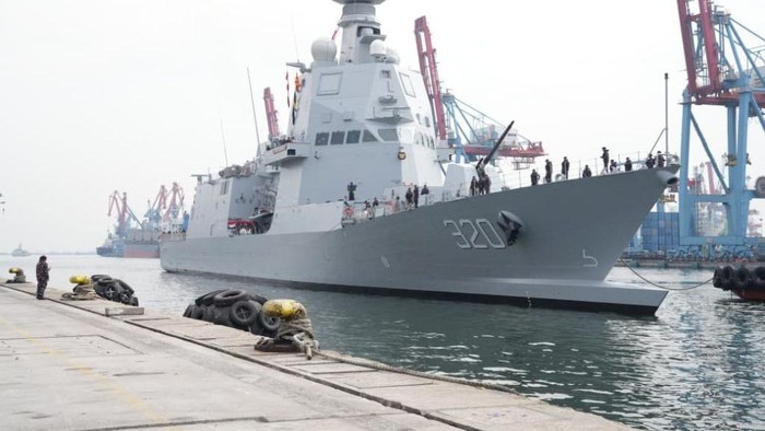 KRI Brawijaya-320