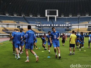 Kata Legenda Persib soal Kunci Raih Kemenangan di Kandang Arema