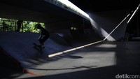 Para penggemar FO Slipi Skate Park dapat mencoba ragam lintasan dan rintangan, mulai dari bowl, quarter, banks, down rail, hingga pyramid.