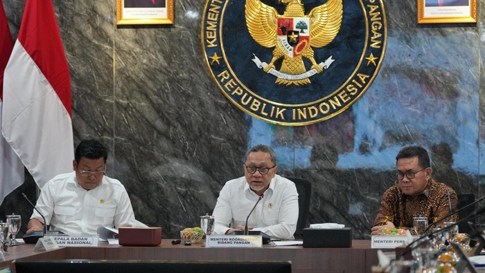 Menko Pangan Zulkifli Hasan (tengah). (dok Istimewa)