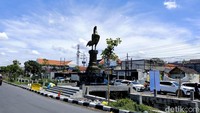 Monumen setinggi 7 meter itu, sebagai simbol kesejahteraan warga Lidah yang dulunya bernama Lidah Donowati. Tempat di mana Raden Sawunggaling alias Joko Berek tinggal bersama ibunya Dewi Sangkrah.