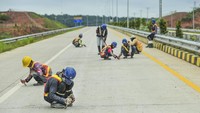 Tol sepanjang 18,49 kilometer yang dikelola oleh PT Hutama Karya (Persero) ini diharapkan dapat memangkas waktu tempuh, meningkatkan konektivitas antarwilayah, serta mendorong pertumbuhan ekonomi di Jambi dan sekitarnya. ANTARA FOTO/Wahdi Septiawan
