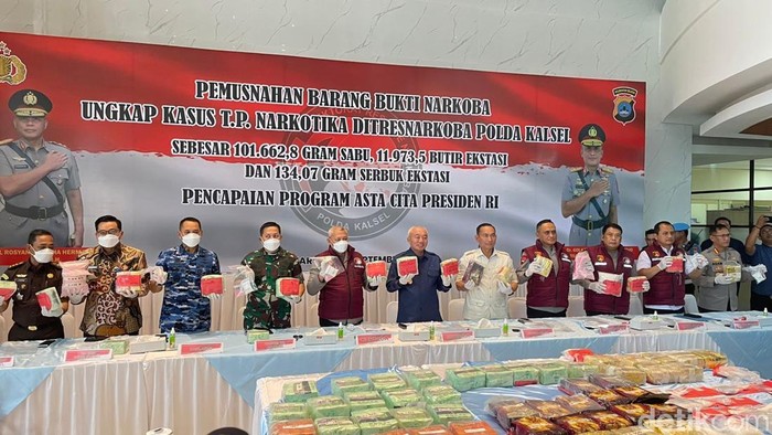 Pemusnahan narkoba di Polda Kalsel.
