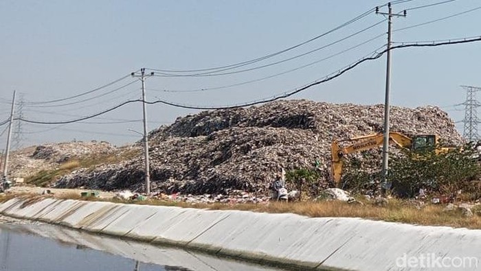 Penampakan sampah di TPA Troketon Klaten pada Agustus 2025.