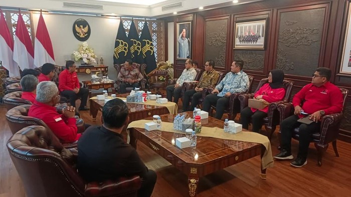 Pengurus DPP PDIP hadir di Kemenkum untuk terima dua SK pengesahan struktur kepengurusan PDIP 2025-2030, Kamis (11/9/2025).