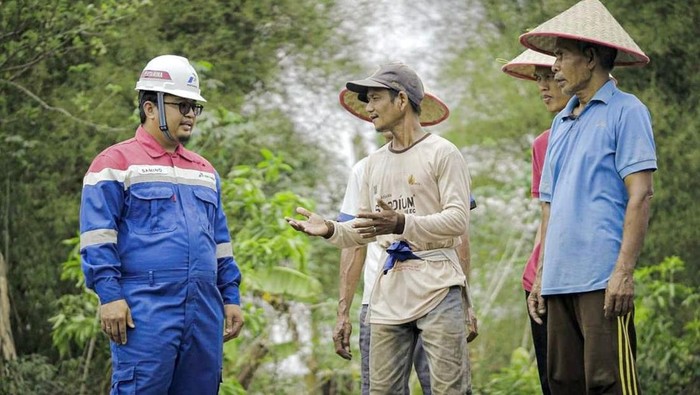 Pertamina berperan aktif sebagai fasilitator dalam pengembangan teknologi irigasi modern, pada Program Sinergi di Desa Pulau Semambu.