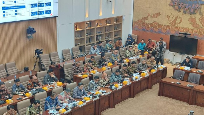 Pertamina rapat di DPR