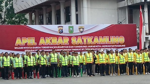 Polda Riau meluncurkan Green Satkamling untuk menjaga keamanan sosial dan lingkungan.