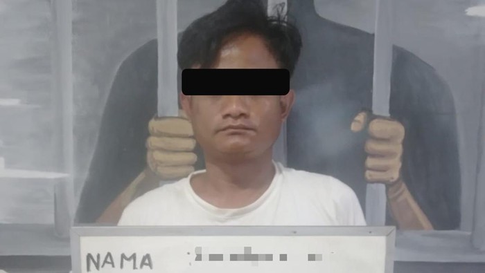 Polisi menangkap pelaku pemalakan berinisial R (34) yang beraksi di Tanah Abang, Jakpus. (dok. Polres Jakpus)