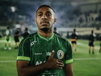 Winger PSS Terens Puhiri Jawab Rumor Pemain Lokal Termahal Championship