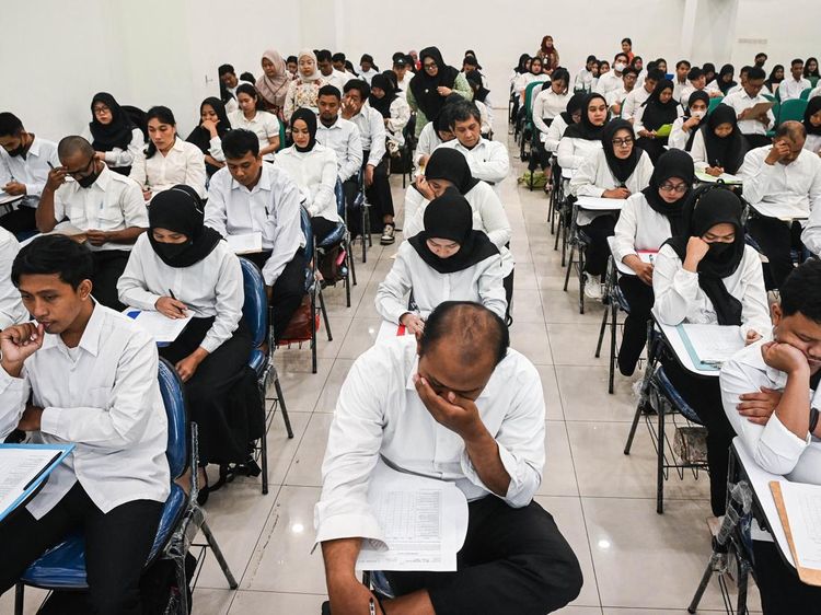 Ratusan Peserta Ikuti Ujian Perekrutan Pasukan Putih Jakarta