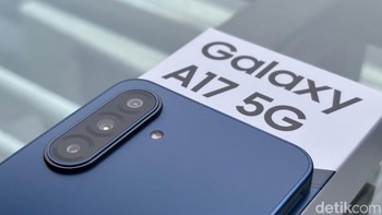 Samsung membekali Galaxy A17 5G dengan tiga kamera belakang. Kamera utamanya masih memiliki resolusi 50 MP yang kini dilengkapi OIS dan Autofocus sehingga lebih stabil dalam mengambil foto dan video. Foto: Agus Tri Haryanto/detikINET