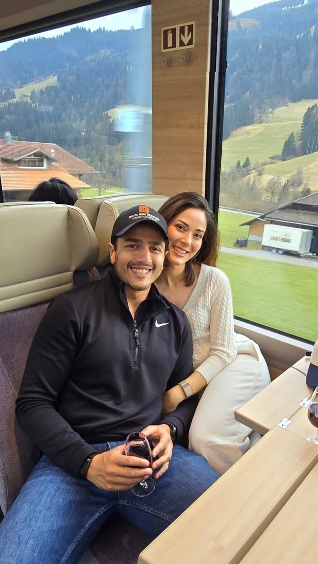 Shrinkhala semakin mendapat serangan karena sering menampilkan gaya hidup mewah di Instagram. Dalam berbagai postingan, lulusan Harvard tersebut mengunggah momennya liburan ke Eropa, makan di restoran mahal, dan memakai busana desainer.Foto: Instagram @shrinkhala_