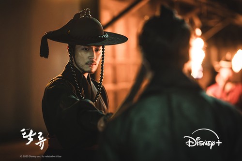 Foto adegan drama Korea terbaru Disney+ The Murky Stream.