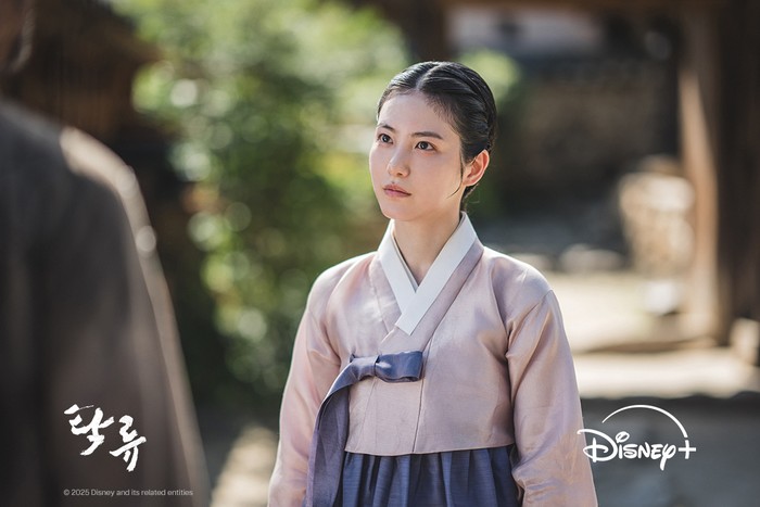 Foto adegan drama Korea terbaru Disney+ The Murky Stream.