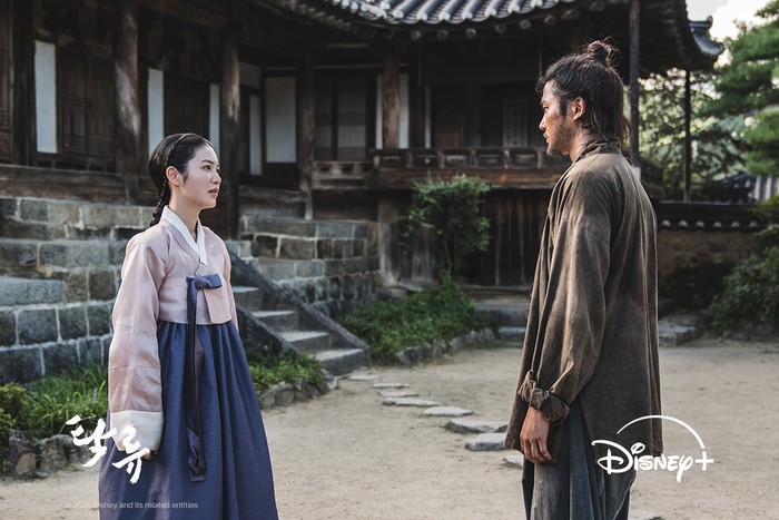 Foto adegan drama Korea terbaru Disney+ The Murky Stream.