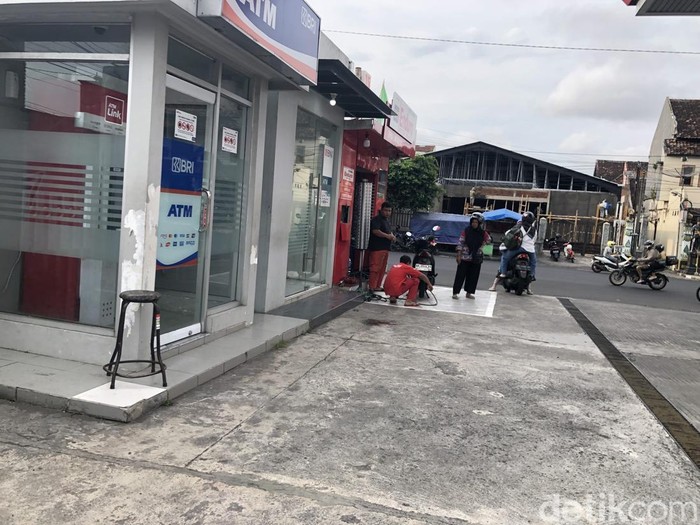 Potret gerai ATM di SPBU Bugisan, Wirobrajan, Kota Jogja, Kamis (11/9/2025).