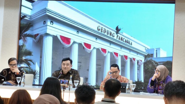 Wakil Tetap RI (Watapri) untuk PBB di New York, Umar Hadi, di kantor Kemlu, Jakarta Pusat, Kamis (11/9/2025).
