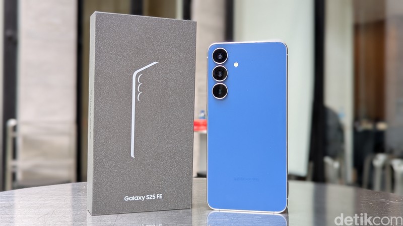 Unboxing Samsung Galaxy S25 FE