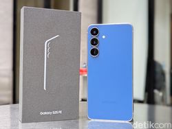 Unboxing Samsung Galaxy S25 FE, Makin Tipis dan Bertenaga