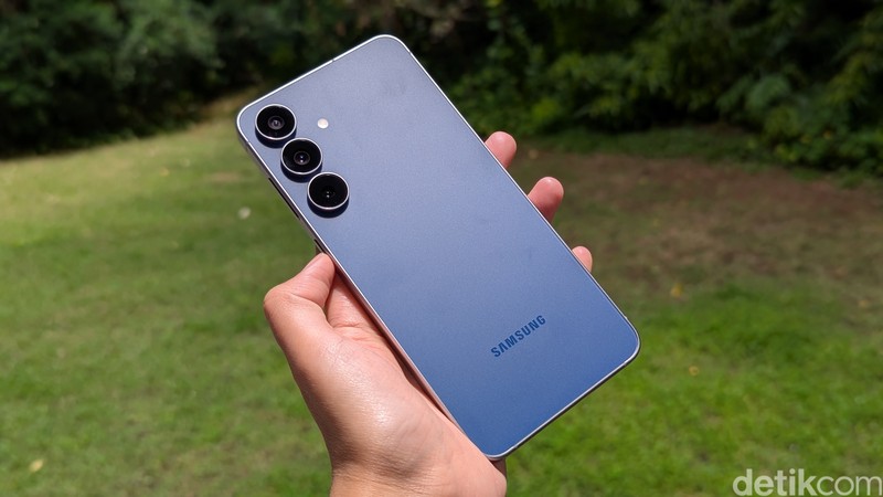 Unboxing Samsung Galaxy S25 FE