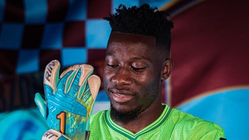 Andre Onana dipinjamkan Manchester United ke klub Turki, Trabzonspor. Dia tiba di klub anyarnya pada Kamis 11 September 2025 dan  akan bermain di sana hingga akhir musim ini.