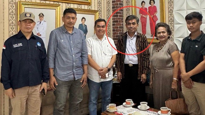 Anggota DPRD Tana Toraja Dahlan Kembong (lingkaran merah) jadi tersangka perusakan SMP PGRI Tana Toraja.