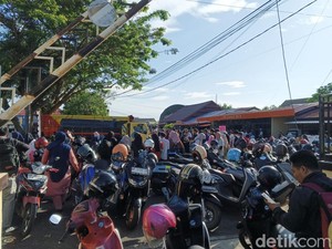 Pemohon SKCK untuk PPPK Paruh Waktu Membeludak di Polres Pinrang