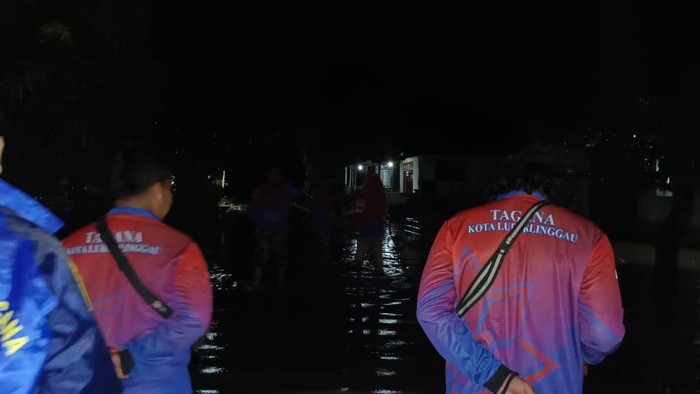 Rumah warga Lubuklinggau tergenang banjir akibat hujan.
