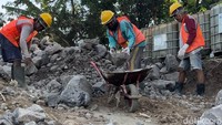 Dam Wonokerto yang lama dibangun swadaya dan secara bertahap oleh masyarakat setempat sejak 1970an. Sampai akhirnya Dinas PUPR Kabupaten Mojokerto melakukan perbaikan dan memasang sejumlah pintu air di bendung ini.