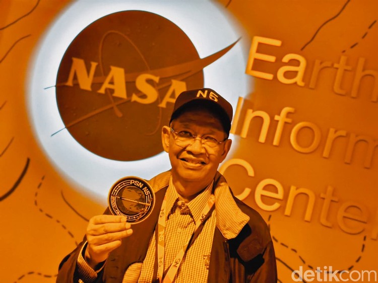 CEO PT PSN Adi Rahman Adiwoso Usai Peluncuran Satelit Nusantara Lima