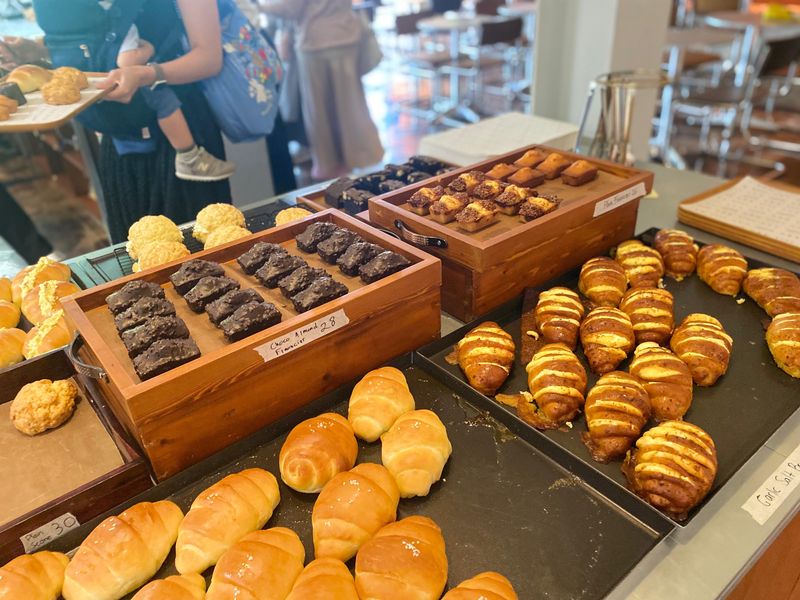 Daribu Jakarta, bakery sekaligus kafe ala Korea yang punya sajian salt bread populer