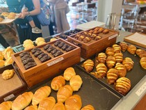 Video: Baru! Salt Bread Isi Krim Susu dari Korea Akhirnya Buka di Jakarta