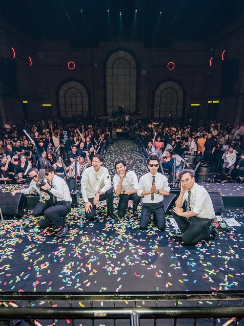 EL Rumi jadi vokalis magang The Changcuters selama 3 bulan untuk tur 6 kota.