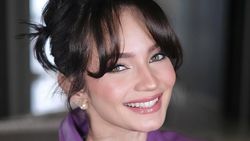Mata Unik Enzy Storia, Warisan Polandia Bikin Orang Salah Fokus
