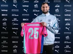 Donnarumma Pakai Nomor 25 di Man City, Ternyata Ini Alasannya