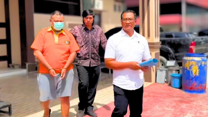HF, mantan kepala SMAN 1 Peso Bulungan, ditahan karena menggelapkan dana BOS.