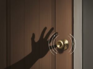 Heboh Pria Ketuk-ketuk Pintu Rumah di Jaktim Tengah Malam, Polisi Ungkap Fakta