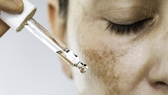 Peringatan Dermatolog, Sefatal Ini Efeknya Pakai Skincare Berkedok 'Putih Instan'