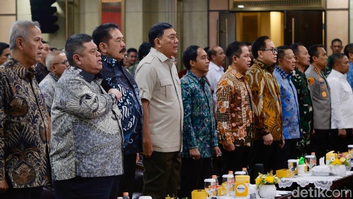 Kejagung Serahkan 674 Ribu Ha Lahan Sawit Sitaan ke PT Agrinas Palma Nusantara Kejaksaan Agung melakukan penyerahan lahan hasil sitaan kepada PT Agrinas Palma Nusantara Tbk yang berlangsung di Gedung Utama Kejaksaan Agung RI, Jakarta, Jumat (12/9/2025). Satuan Tugas Penertiban Kawasan Hutan (Satgas)PKH Kejaksaan Agung pada tahap ke empat ini menyerahkan sebanyak 674.000 hektar lahan sawit kepada PT Agrinas Palma Nusantara Tbk, Terdiri dari 245 perusahaan atau korporasi yang tersebar di 15 provinsi.