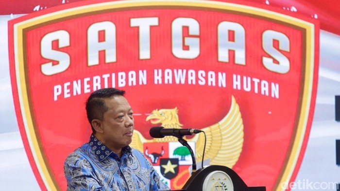 Kejaksaan Agung melakukan penyerahan lahan hasil sitaan kepada PT Agrinas Palma Nusantara Tbk yang berlangsung di Gedung Utama Kejaksaan Agung RI, Jakarta, Jumat (12/9/2025). Satuan Tugas Penertiban Kawasan Hutan (Satgas)PKH Kejaksaan Agung pada tahap ke empat ini menyerahkan sebanyak 674.000 hektar lahan sawit kepada PT Agrinas Palma Nusantara Tbk, Terdiri dari 245 perusahaan atau korporasi yang tersebar di 15 provinsi.