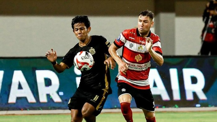 Laga Madura United vs Bhayangkara Presisi