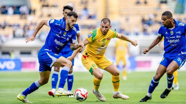 Laga Persib Bandung vs Persebaya Surabaya