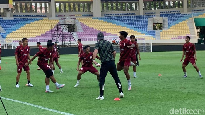 Latihan Persis Solo di Stadion Manahan Solo, Jumat (12/9/2025).