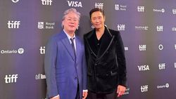 Lee Byung Hun Orang Korea Pertama Penerima TIFF Tribute Award