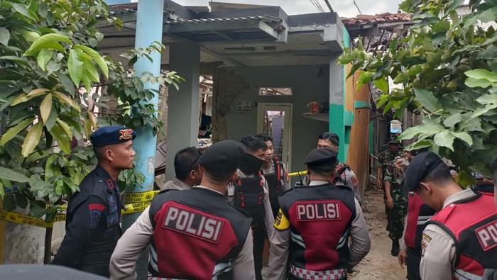 Lokasi ledakan yang menghancurkan 8 rumah di Pondok Cabe Ilir, Pamulang, Tangsel.