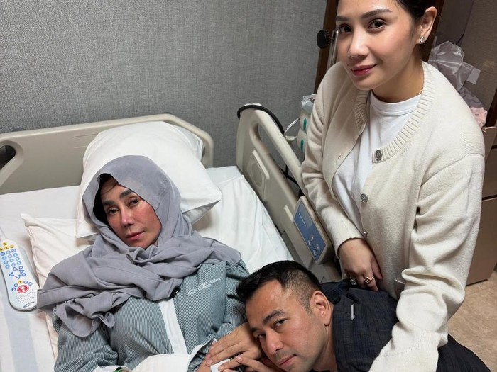 Amy Qanita dirawat di Mount Elizabeth Hospital, Singapura.