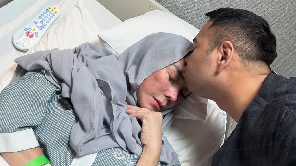 Raffi Ahmad dan Nagita Slavina Mohon Doa Untuk Mama Amy