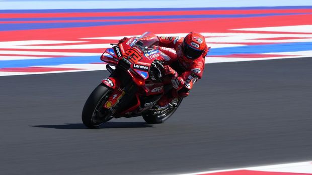 MISANO ADRIATICO, ITALY - SEPTEMBER 12: Marc Marquez of Spain and Ducati Lenovo Team rides on track during free practice 1 of MotoGP Of San Marino at Misano World Circuit on September 12, 2025 in Misano Adriatico, Italy. (Photo by Danilo Di Giovanni/Getty Images)