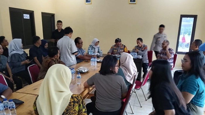 Mediasi pekerja dengan klinik soal gaji tak dibayar 8 bulan (dok. Istimewa)